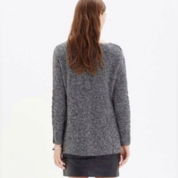 Modern and classic Madewell sweater - Picture 2 of 5